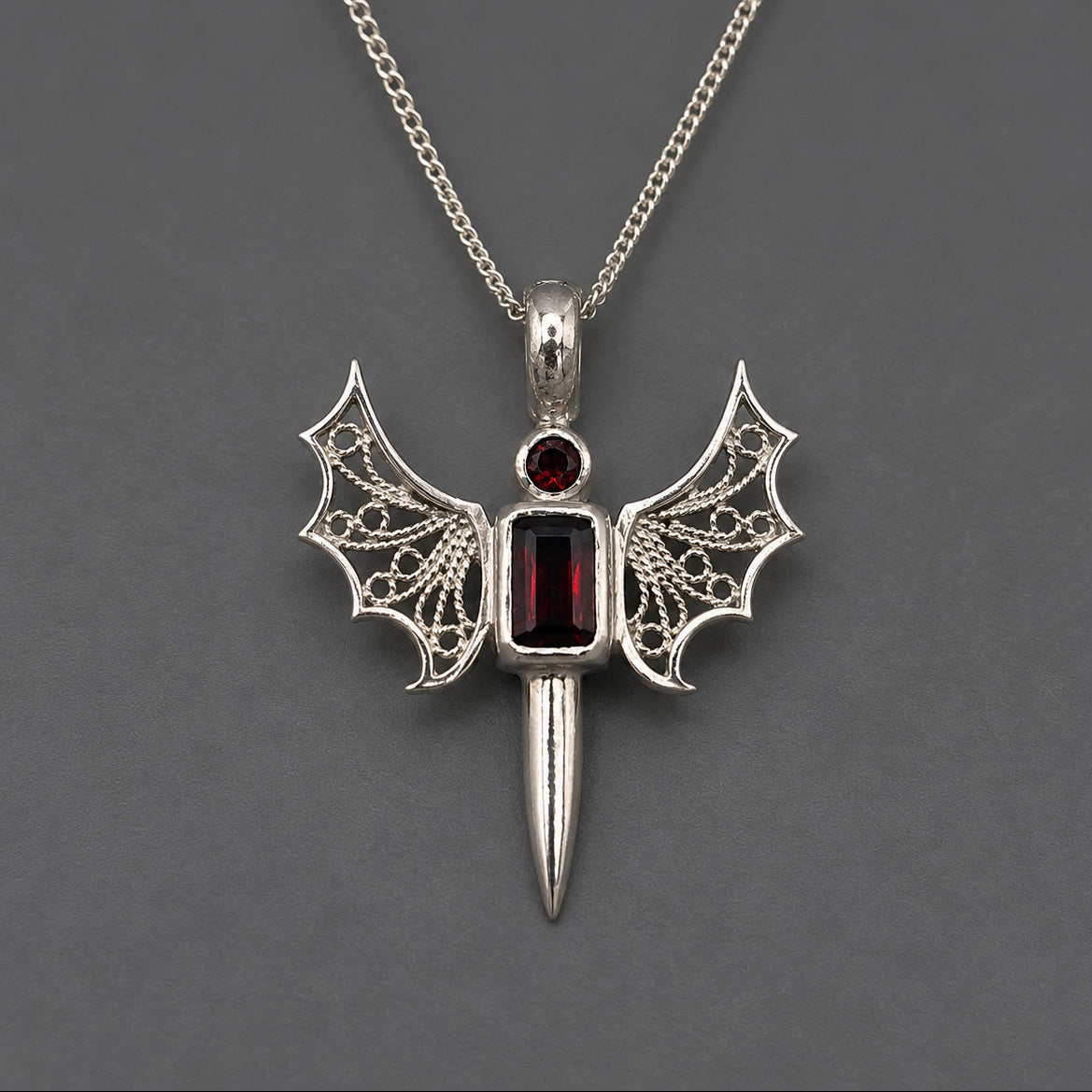 Devolo Necklace - Garnet & Filigree in Silver