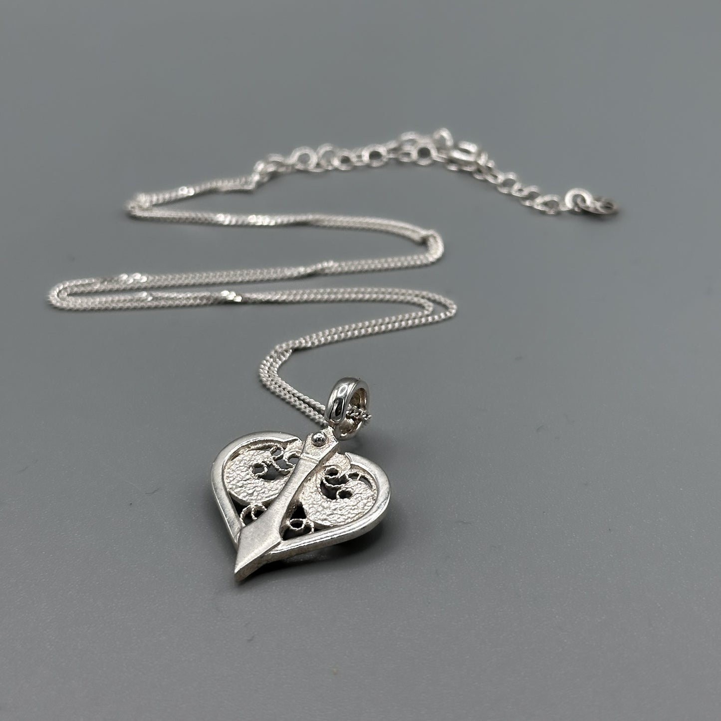 Joan Heart Necklace – Filigree in Silver