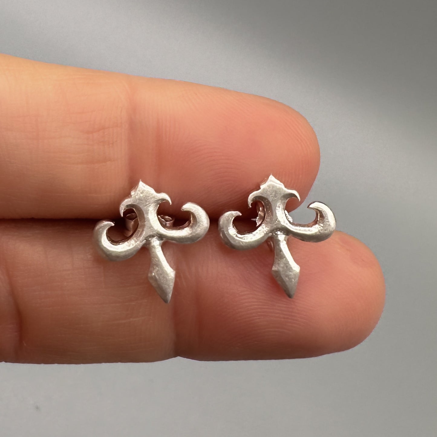Fleur de Lys Stud Earrings in Silver