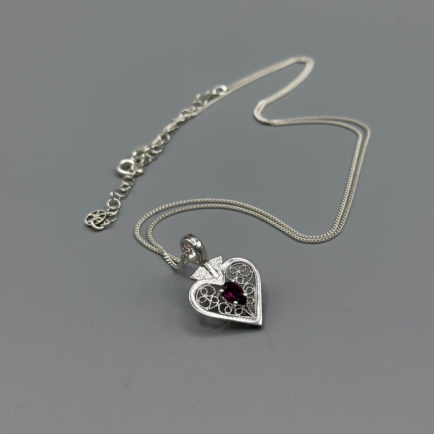 Elizabeth Necklace – Garnet (available in two tones) & Filigree in Silver